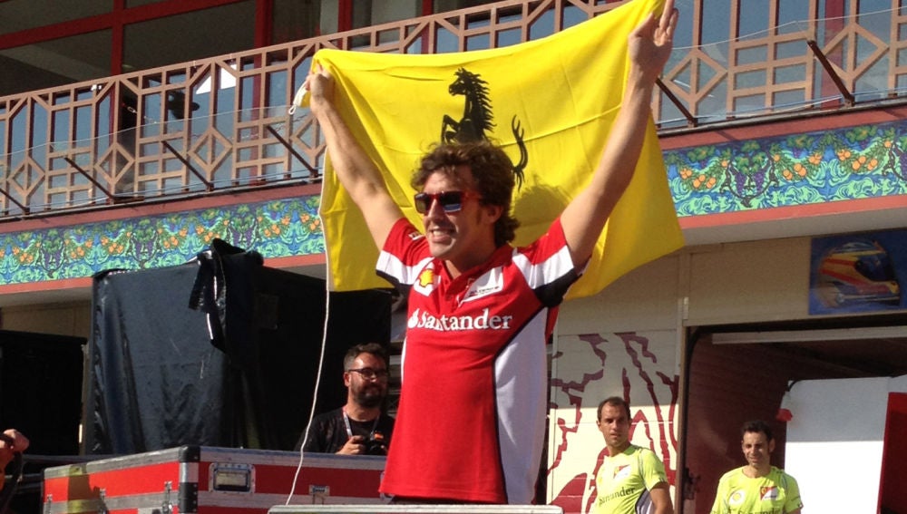 Alonso festeja el triunfo
