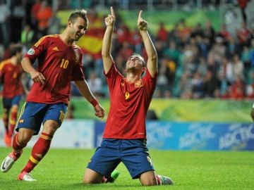 Paco Alcácer celebra su gol ante Francia