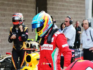 Alonso se baja del Ferrari Alonso se baja del Ferrari