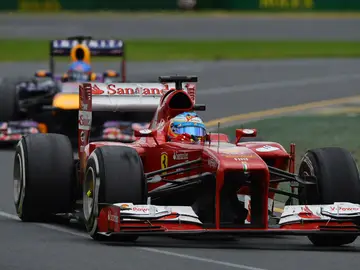 Alonso, delante del Red Bull de Webber Alonso, delante del Red Bull de Webber