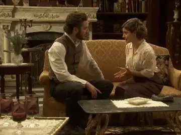 Tristán intenta declararse a Candela Tristán intenta declararse a Candela
