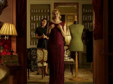 Sira le hace un falso Delphos de emergencia a Rosalinda Fox Sira le hace un falso Delphos de emergencia a Rosalinda Fox