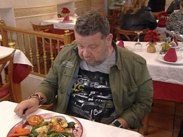 Alberto Chicote prueba la parrillada de verduras de 'El puerto'