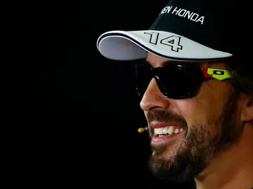 Alonso, con gafas de sol Alonso, con gafas de sol