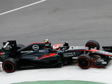Button, en plena curva Button, en plena curva