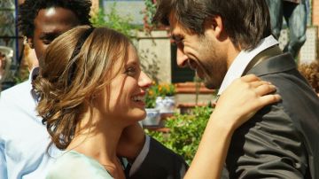 Michelle Jenner y Hugo Silva como Sara y Lucas en 'Los hombres de Paco'