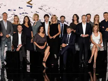 'Antena 3 Noticias', con los informativos líderes y más vistos de la televisión, inicia una nueva temporada reafirmando su compromiso con la información y su posición de referencia 'Antena 3 Noticias', con los informativos líderes y más vistos de la televisión, inicia una nueva temporada reafirmando su compromiso con la información y su posición de referencia
