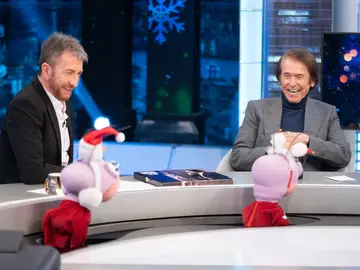 Raphael pone a prueba su espíritu navideño en El Hormiguero con 'El Navideñómetro' Raphael pone a prueba su espíritu navideño en El Hormiguero con 'El Navideñómetro'