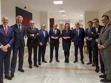 La Sala Constitucional del Congreso de los Diputados ha acogido la celebración del Día Mundial de la Radio bajo el lema "Así que pasen 100 años más de Radio". La Sala Constitucional del Congreso de los Diputados ha acogido la celebración del Día Mundial de la Radio bajo el lema "Así que pasen 100 años más de Radio".