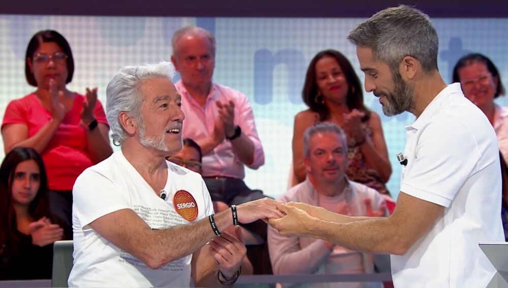 &iexcl;Una pedida de mano en Pasapalabra! Sergio Pazos le da el &ldquo;s&iacute;, quiero&rdquo; a Roberto Leal