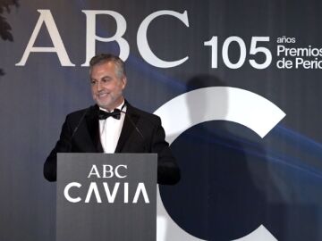 Alsina recibe el Premio Luca de Tena Alsina recibe el Premio Luca de Tena