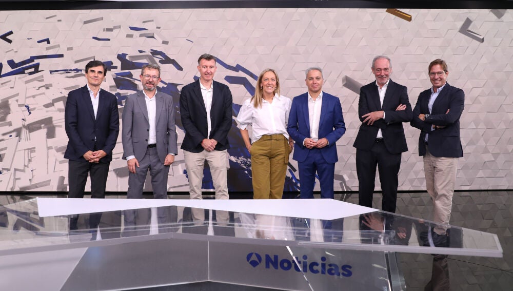 Jos&eacute; Miguel Garc&iacute;a-Gasco (Director General de Atresmedia Publicidad), Javier Due&ntilde;as (CEO de Campofr&iacute;o), Yann Fontaine (CEO de Miravia), Ana Mar&iacute;a Morales (Country Manager de Beiersdorf para Espa&ntilde;a y Portugal), Vicente Vall&eacute;s (Periodista y director de Noticias 2), Vicente Cancio (CEO de Zurich Espa&ntilde;a), y Joan Jordi Vallverd&uacute; (CEO de Omnicom Media Group)