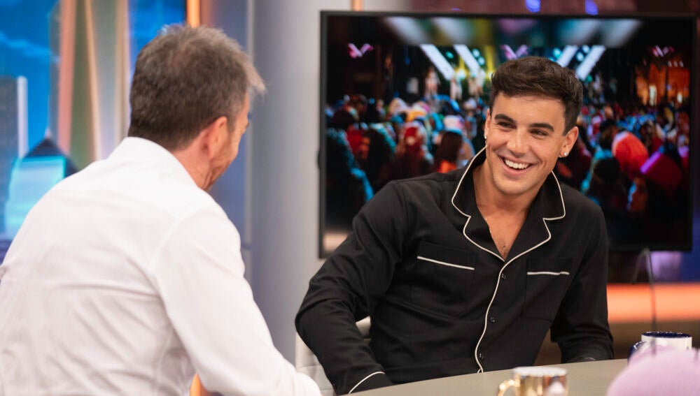 &quot;Soy muy motivado para estas cosas&quot;: &Oacute;scar Casas demuestra su lado m&aacute;s atl&eacute;tico en El Hormiguero