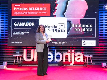 Raquel del Castillo recoge el Premio BELSILVER para 'Hablando en Plata' Raquel del Castillo recoge el Premio BELSILVER para 'Hablando en Plata'