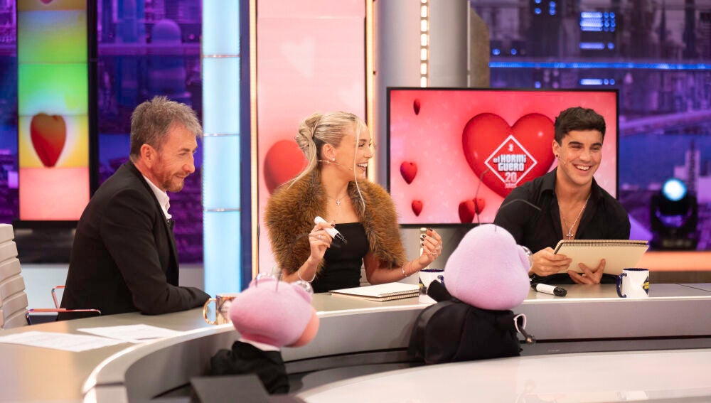 &iquest;D&oacute;nde se dieron Ana Mena y &Oacute;scar Casas su primer beso? Los invitados responden en el test de Trancas y Barrancas