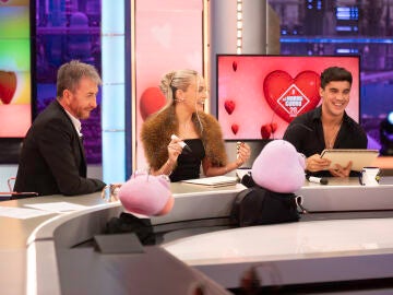 ¿Dónde se dieron Ana Mena y Óscar Casas su primer beso? Los invitados responden en el test de Trancas y Barrancas ¿Dónde se dieron Ana Mena y Óscar Casas su primer beso? Los invitados responden en el test de Trancas y Barrancas