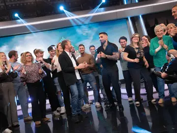 ¡Fiesta en plató! Pablo Motos anima a Ilia a Topuria a bailar con todo el público de El Hormiguero ¡Fiesta en plató! Pablo Motos anima a Ilia a Topuria a bailar con todo el público de El Hormiguero