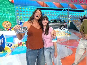 &ldquo;&iexcl;Qu&eacute; pena!&rdquo;: Celia, a tres n&aacute;uticos de llevarse el deseado coche de La ruleta de la suerte