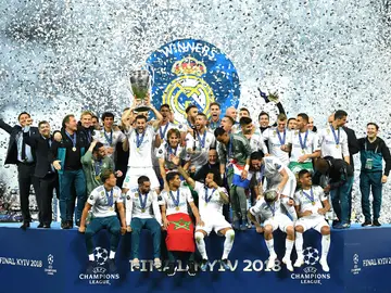El Real Madrid levanta la 13ª Champions League El Real Madrid levanta la 13ª Champions League