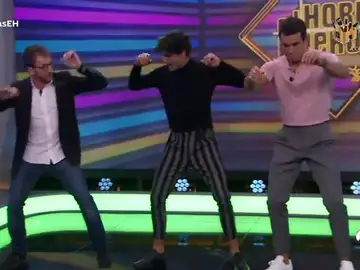 La impresionante exhibición de baile de Ãscar Casas en 'El Hormiguero 3.0' La impresionante exhibición de baile de Ãscar Casas en 'El Hormiguero 3.0'