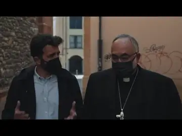 El tenso momento entre Gonzo y el arzobispo de Oviedo: "¿Por qué deja a las monjas en la calle?, ¿dónde está los millones?" El tenso momento entre Gonzo y el arzobispo de Oviedo: "¿Por qué deja a las monjas en la calle?, ¿dónde está los millones?"