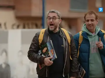 Hoy, en El camino a casa, Albert Espinosa lleva a Máximo Huerta en un viaje por el tiempo hacia su infancia en Buñol Hoy, en El camino a casa, Albert Espinosa lleva a Máximo Huerta en un viaje por el tiempo hacia su infancia en Buñol