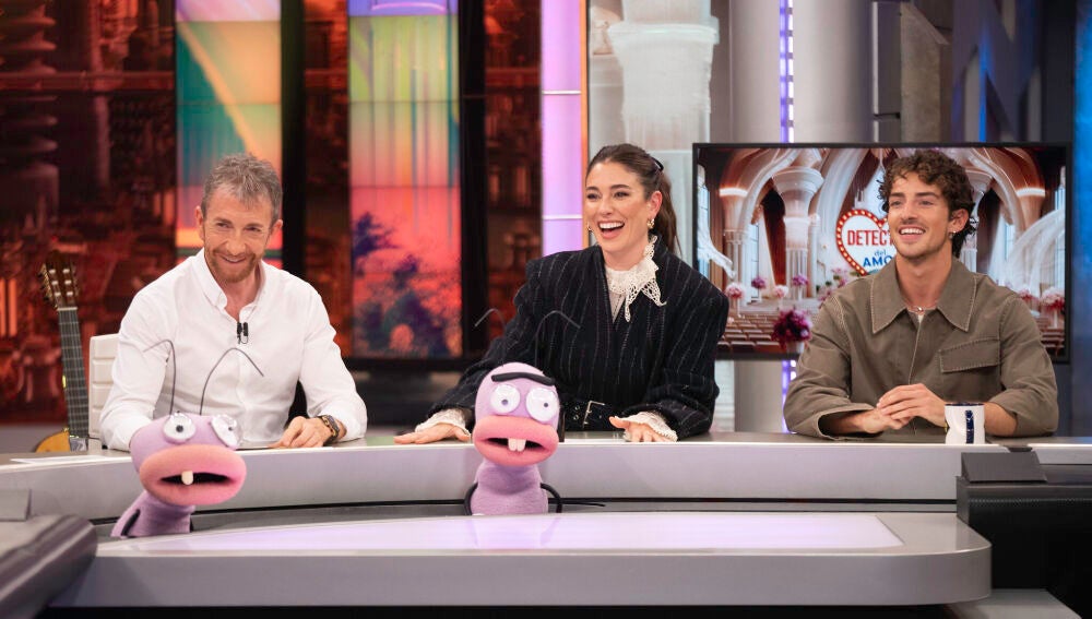 Blanca Su&aacute;rez y Manu R&iacute;os ponen a prueba sus dotes como detectives del amor en El Hormiguero