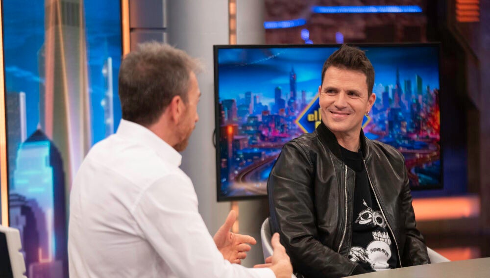 La anécdota más surrealista de Dani Martín en una gira: "Mear en una furgoneta no es fácil"