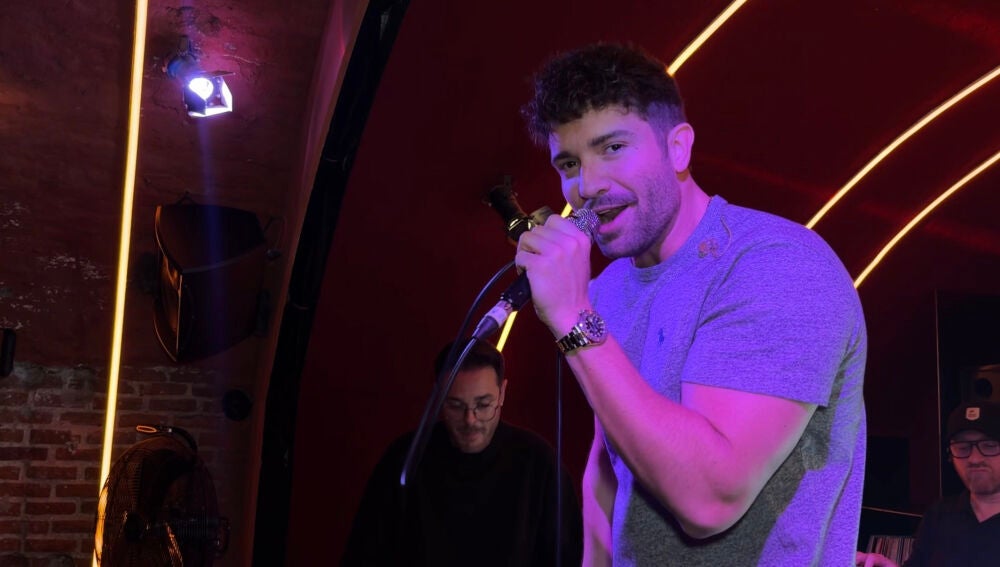 Pablo Albor&aacute;n en Local de Ensayo Europa FM