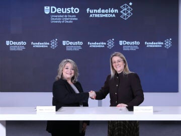 Isabel Rubio, decana de la Universidad de Deusto, y Patricia Perez, directora de la Fundación Atresmedia Isabel Rubio, decana de la Universidad de Deusto, y Patricia Perez, directora de la Fundación Atresmedia