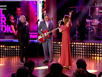 Ana Belén y Víctor Manuel despiden el 20 aniversario de El Intermedio con 'Fiesta', de Serrat y Sabina Ana Belén y Víctor Manuel despiden el 20 aniversario de El Intermedio con 'Fiesta', de Serrat y Sabina