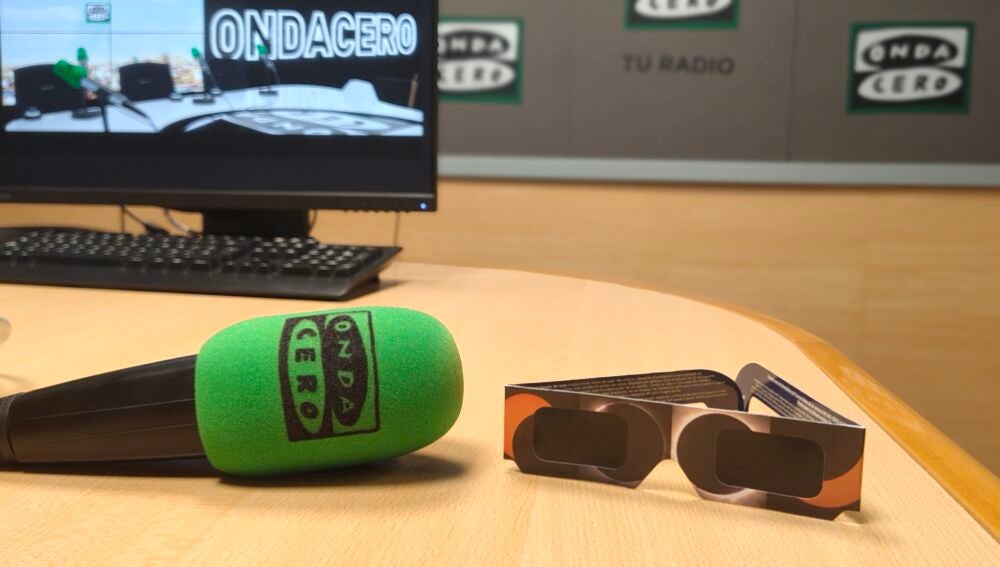 La Agrupación Astronómica Complutense organiza una mesa informativa sobre el eclipse solar total del 12 de agosto